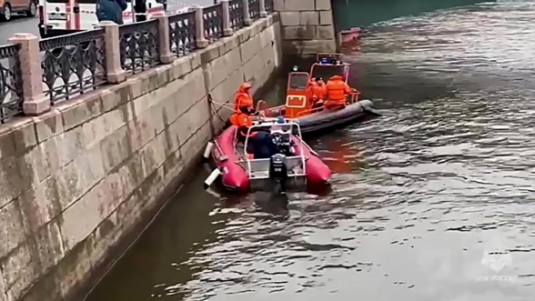 Սանկտ Պետերբուրգում ավտոբուսը կամրջից ընկել է գետը․ 15 ուղևորից 4-ը մահացել է