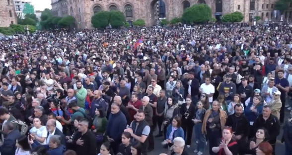 Митинг на площади Республики (видео)