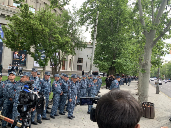 «Հողատու հեռացիր». Նիկոլ Փաշինյանին քաղաքացիները դիմավորեցին վանկարկումներով ու սուլոցներով (տեսանյութ)