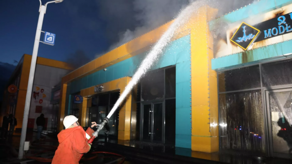 Крупный пожар в Ереване: сгорело 6 павильонов ТЦ «Шопинг сити»