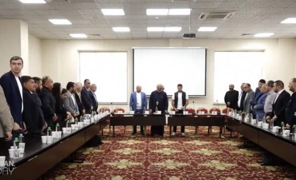 Встреча Баграта Србазана с представителями политических партий (видео)