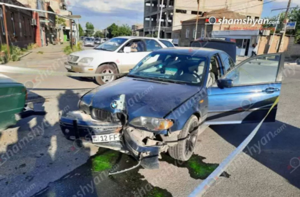 Վաղարշապատում բախվել են «BMW»-ն ու «ՎԱԶ»-ը․ մայրն ու նրա 2 անչափահաս երեխան տեղափոխվել են հիվանդանոց
