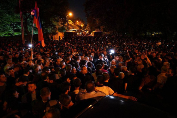 Шествие с высоты птичьего полета (видео)