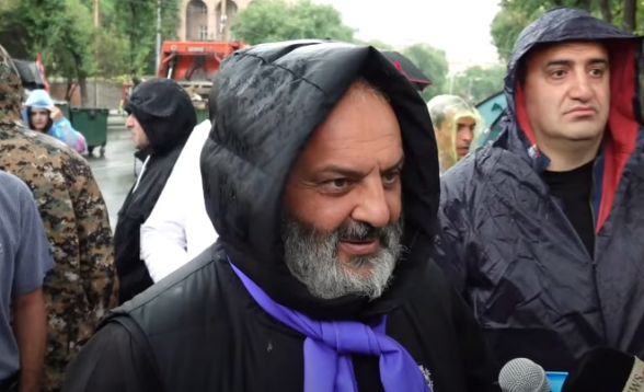 Баграт Србазан: «Вотум недоверия премьер-министру – лишь первый шаг. Присутствие всех очень важно» (видео)