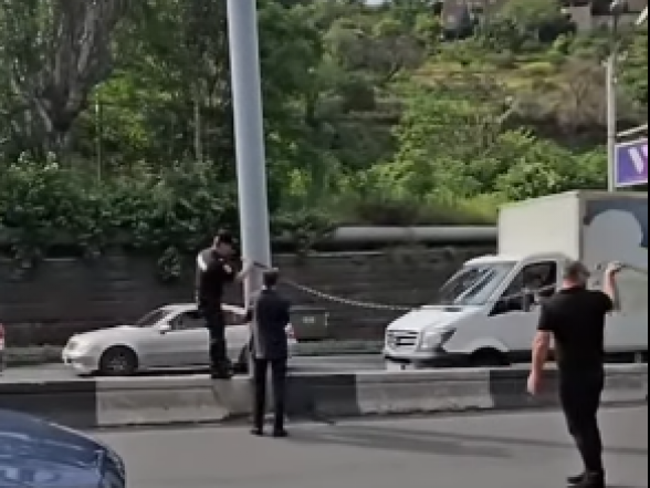 Քաղաքացիները շղթայով փակել էին Մյասնիկյան պողոտան (տեսանյութ)