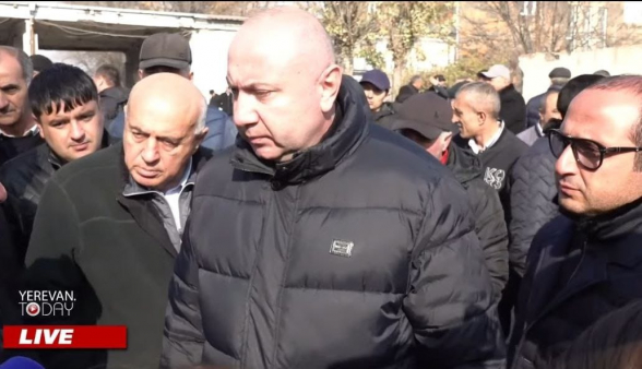 Андраник Теванян встретился с проводящими забастовку водителями (видео)