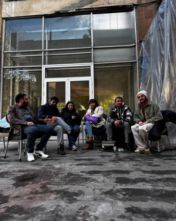 «Գոյ» թատրոնը հայտարարել է նստացույցը դադարեցնելու մասին