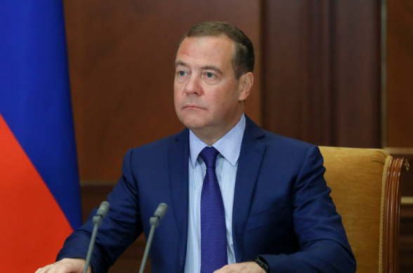 Медведев: «Не удивлюсь, если сбривший бороду Пашинян вспомнит, что Армения – член ОДКБ»