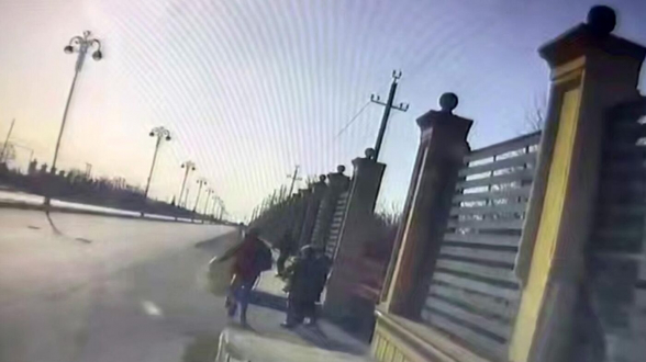 Ադրբեջանում ոստիկանական մեքենան վրաերթի է ենթարկել դպրոցականներին. մահացածներ կան (տեսանյութ)