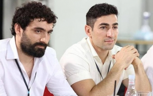 Լևոն Քոչարյանը տեսանյութ է հրապարակել, թե ինչպես է ոստիկանը հարվածում ընկած Սերգեյ Ասատուրովին