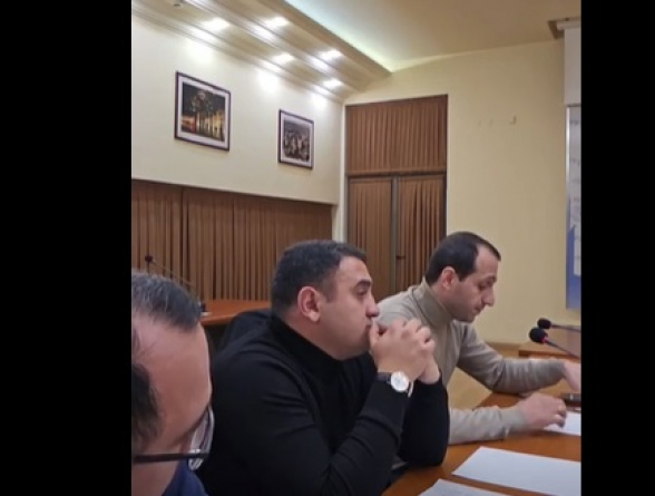 Срочное заседание с повесткой о подорожании транспорта (видео)