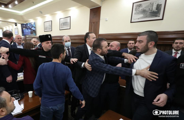 «Քաղաքական բեզատչոտնիկ» Ավինյանը