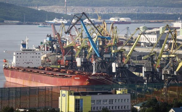 ЕС ввел санкции против российских портов и аэропортов