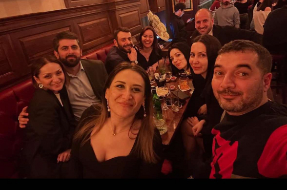 ՔՊ-ական կանայք ու տղամարդիկ՝ Երևանի փաբերից մեկում (լուսանկար)