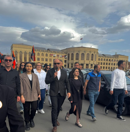 «Մայր Հայաստանի» քարոզարշավն ամփոփվեց Կարեն Սիմոնյանի մանկության թաղամասում (լուսանկար)