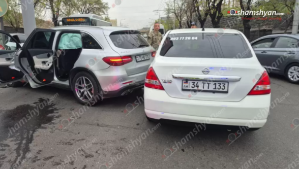 Երևանում բախվել են «Nissan»-ն ու «Mercedes»-ը. վարորդներից մեկը ՀՀ ՊՆ ծառայող է