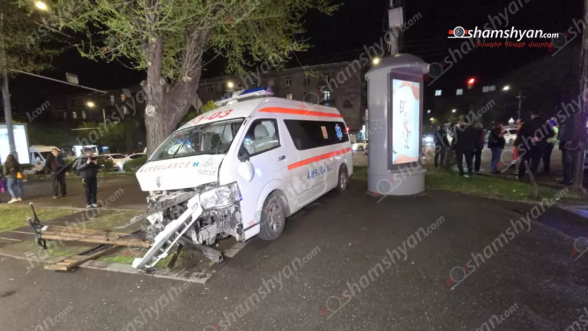 Երևանում բախվել են «Ford»-ն ու շտապօգնության մեքենան