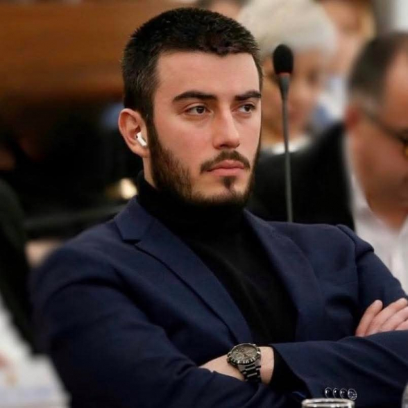 Ավինյանը բացահայտել է Երևանում օդի աղտոտվածության պատճառը. թե բա՝ սեզոնային ա, թե բա՝ ջեռուցումից ա ..