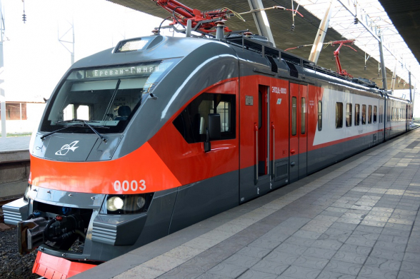 Երևան-Գյումրի երթուղին սպասարկող մարդատար գնացքի տակ պատանի է ընկել