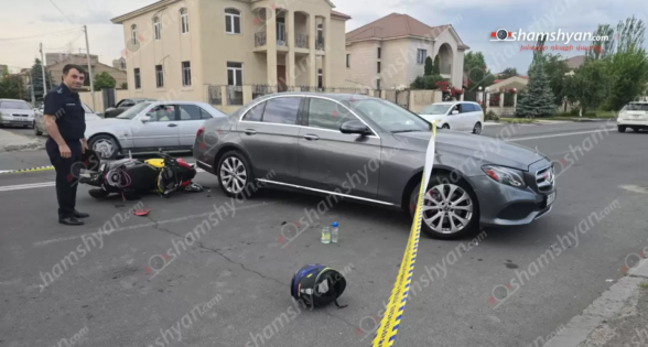 Ծարավ Աղբյուր փողոցում բախվել են «Mercedes»-ն ու մոտոցիկլը. վերջինը կողաշրջվել է