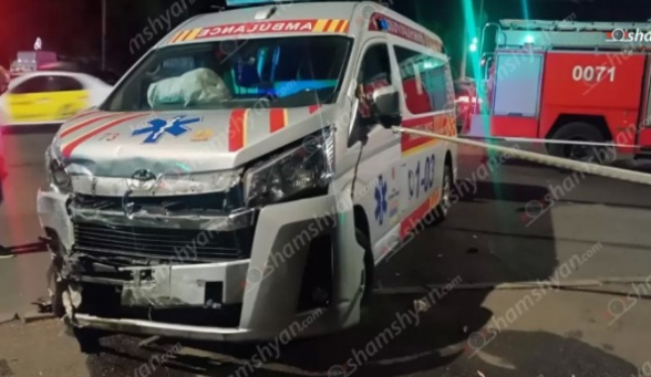 В Ереване произошло ДТП с участием машины «Скорой помощи»