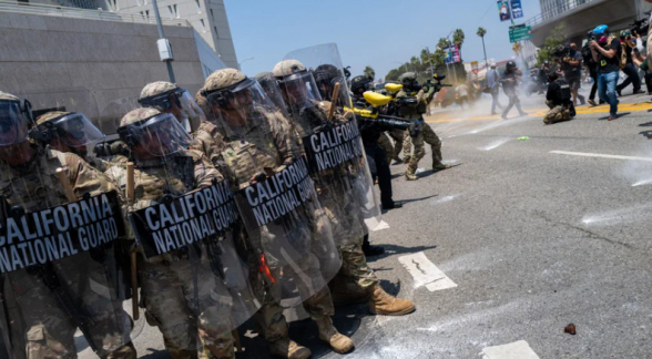 Губернатор Калифорнии грозит иском Трампу за развертывание нацгвардии в Лос-Анджелесе