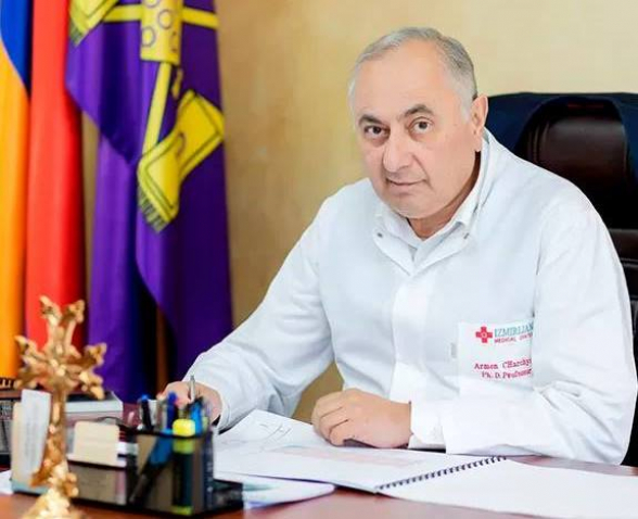 Врачу Армену Чарчяну не позволили вылететь на конгресс в Мадрид