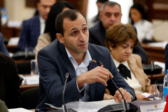 Շինարարական աղբի տեղափոխումը գրեթե չիրականացնելու հիմքով պետք է պայմանագիրը չեղարկվի (տեսանյութ)