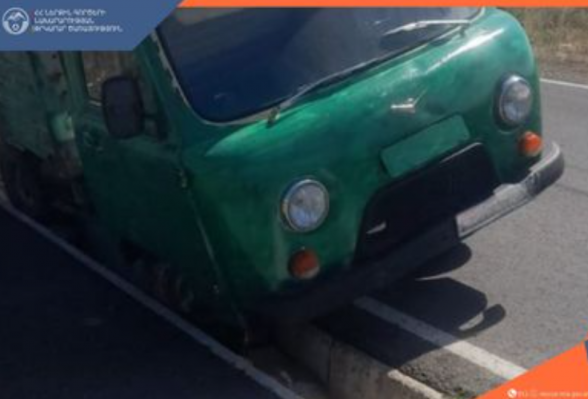 Գեղարքունիքում ավտոմեքենան արգելափակվել է ջրատարի մեջ