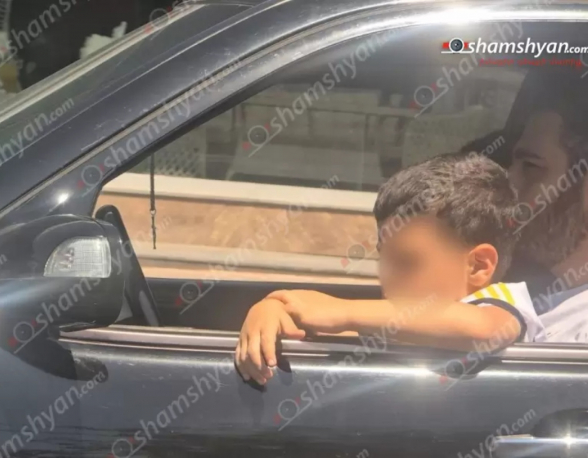 Երևանում Mercedes-ի վարորդը երթևեկել է առանց ամրակապվելու, երեխան՝ գրկին (տեսանյութ)