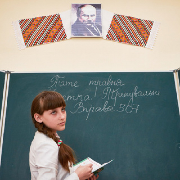 Зеленский отказался повышать статус русского языка при урегулировании