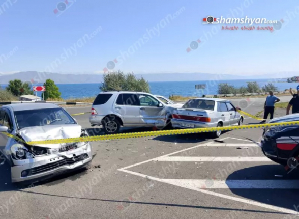 Սևան-Մարտունի ավտոճանապարհին բախվել են «Mercedes»-ը, «Nissan Tiida»-ն և «Լադա»-ն․ կան տուժածներ