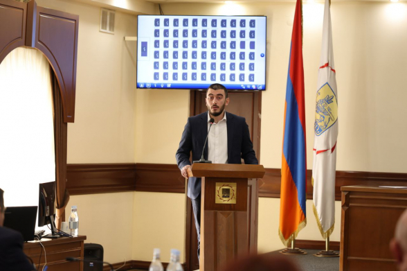 Очередная растрата средств: ремонтируют зал заседаний Совета старейшин – Самвел Акопян (видео)