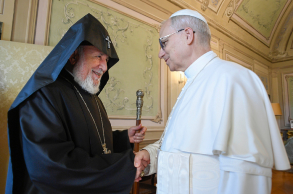 Վեհափառը Հռոմի պապին է ներկայացրել արցախահայության հիմնախնդիրները և ռազմագերիների վերադարձի հարցը (լուսանկար)