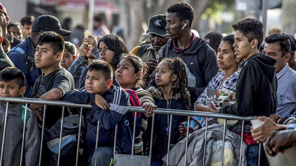 США хотят лишить статуса временной защиты более 300 тыс. венесуэльцев – «Politico»