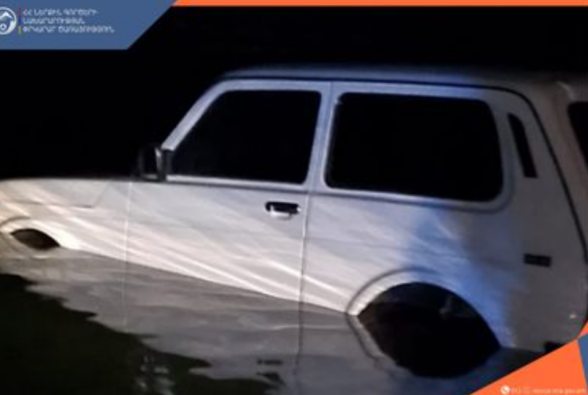 Սևանա լճի ափին՝ Սուրբ Գևորգ եկեղեցու մոտակայքում, «Vaz»-ը հայտնվել է ջրի մեջ