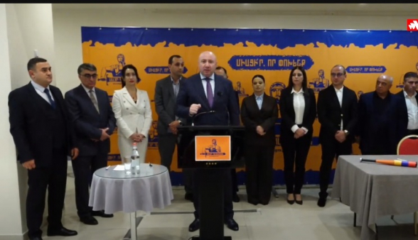 «Мать Армения» начинает в Эчмиадзине сбор подписей и акцию информирования в защиту Церкви (видео)