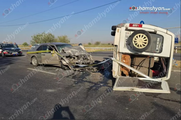 Крупное ДТП на трассе Ереван-Армавир: 11 человек получили ранения