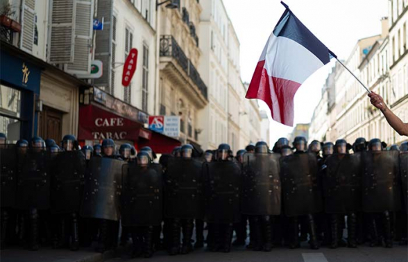 Во Франции 76 тыс. полицейских и жандармов будут обеспечивать безопасность на акциях протеста