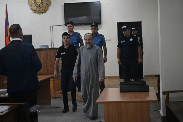 Архиепископ Микаел Србазан приговорен к 2 годам заключения (видео)