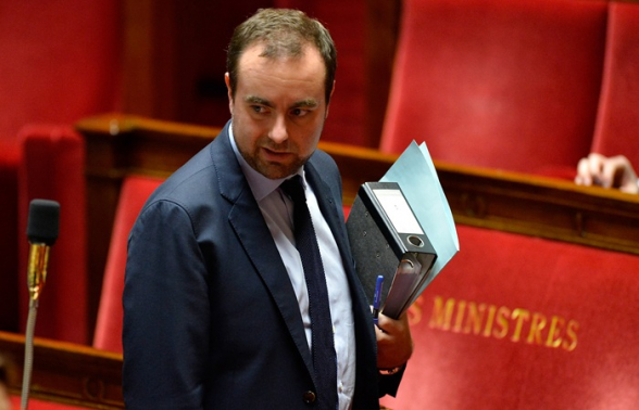 Макрон вновь назначил премьер-министром Франции Лекорню