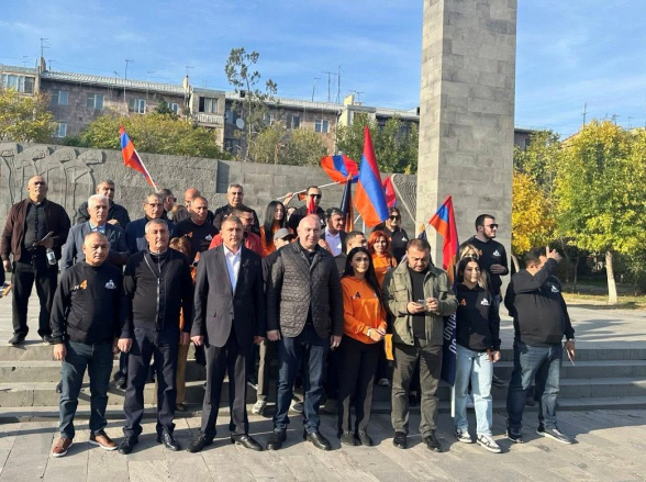 «Մայր Հայաստանը» մեկնարկել է քարոզարշավը Վաղարշապատում (տեսանյութ, ֆոտոշարք)