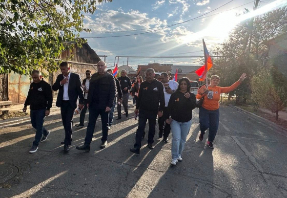 Что «Мать Армения» предлагает жителю Вагаршапата (видео)