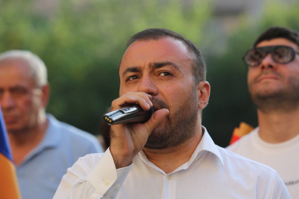 Голосуя за «Гражданский договор», вагаршапатцы приглашают Алиева и Эрдогана в Ереван – Манук Сукиасян (видео)