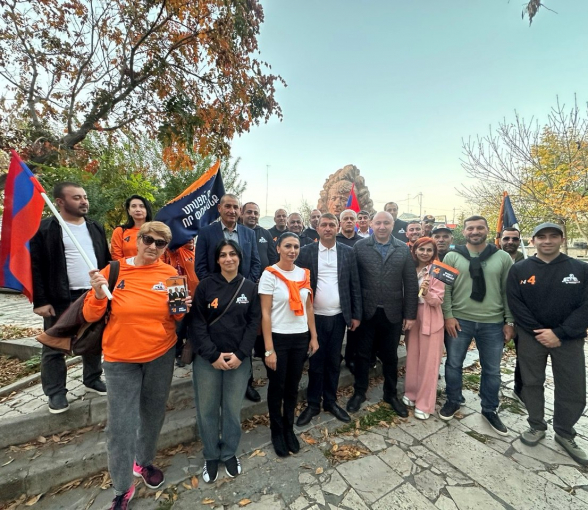 Эчмиадзин, квартал Чаренц: «Мать Армения» (видео)