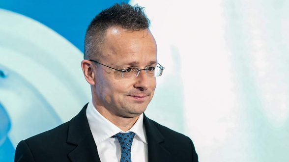 Глава МИД Венгрии заявил о «военной лихорадке» в странах Евросоюза