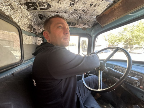 «Մայր Հայաստանի» թեկնածու Գրիշա Հարությունյանը բեռնատարով տեղափոխել է Էջմիածնում հավաքված աղբը (տեսանյութ)