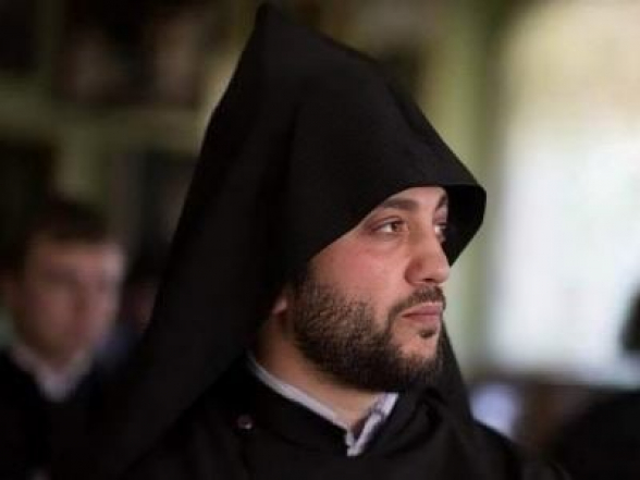 Խստագույնս դատապարտում եմ բոլոր նվաստացող և իրենց կոչմանը հակառակ ընթացք որդեգրած հոգևոր սպասավորներին. Տեր Պողոս