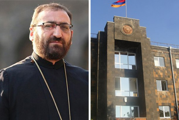 Суд рассматривает ходатайство об аресте архиепископа Аршака Хачатярна (прямой эфир)