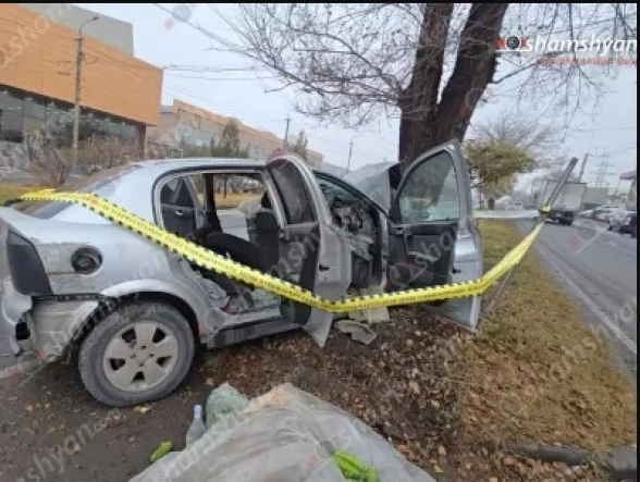 Նոր Նորքում Opel-ը բախվել է ծառին. վարորդը մահացել է, վիրավորի վիճակը ծայրահեղ ծանր է